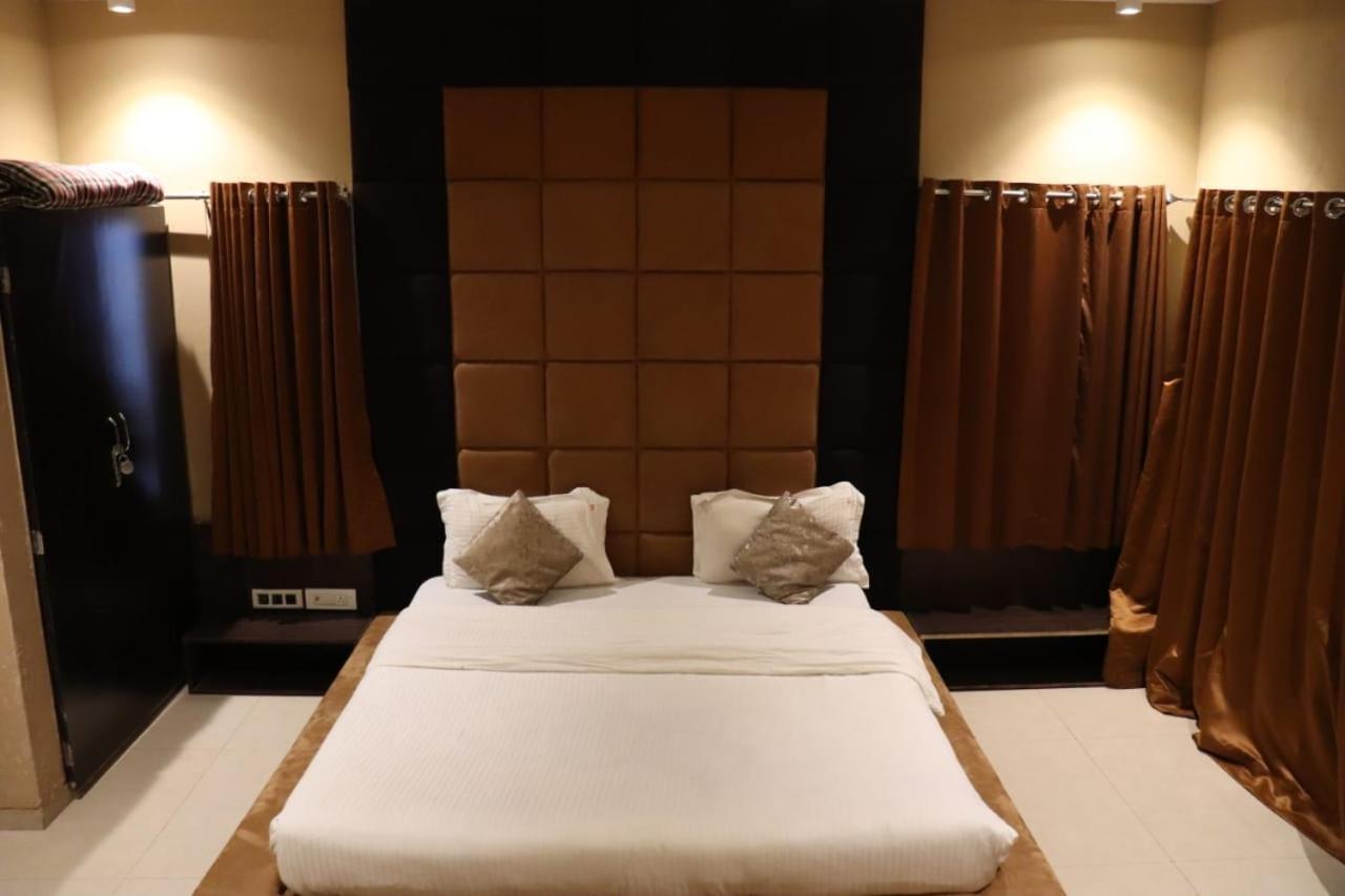 Trident villas&holidays Igatpuri Exteriör bild